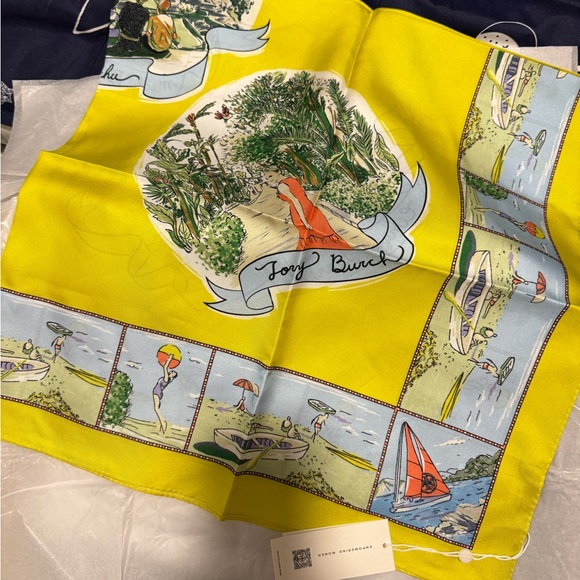 TORY BURCH SCARF 🧣, 91cm x 91cm. - Picture 9 of 12